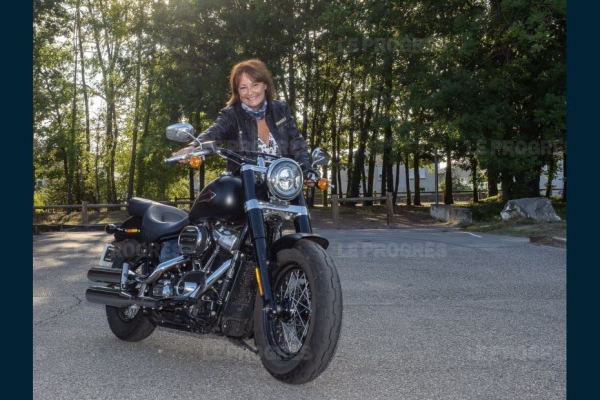 marianne-darfeuille-premiere-adjointe-a-feurs-et-conseillere-departementale-prete-pour-le-defile-harley-photo-jacky-toinon-15365842667B500231-CF2F-B2B8-10B8-9E0F794ADD2D.jpg